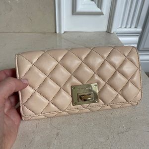❌❌ SOLD ❌❌ Michael Kors Wallet